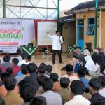 The Journey to Happiness: MTs Muhammadiyah Tawangsari Bagikan 132 Paket Beras di Pesantren Ramadhan 1447 H